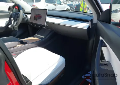 2022 Tesla Model Y Long Range Dual Motor All-Wheel Drive z USA, uszkodzony, nr VIN 7SAYGDEE9NF374421